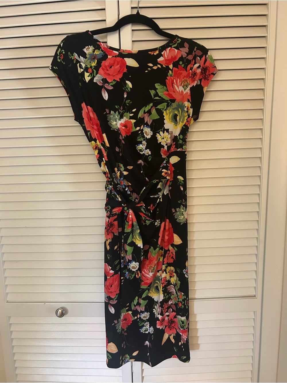 Maternity Floral Tie-Waist Black Midi Dress, size Medium